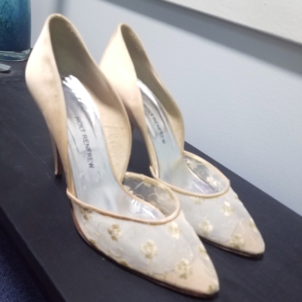Shoes - Picture 2 of 7